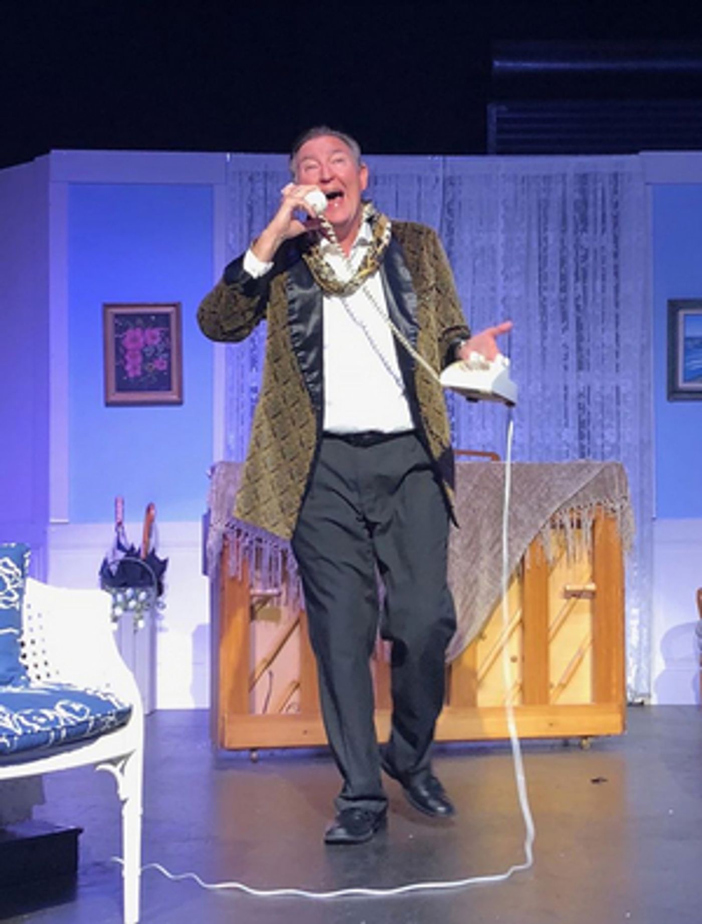 BWW Spotlight Series: Phil Brickey – Actor, Director, Rock Musician, and an Elementary Theatre Teacher Learning to Take his Classes Online  Image