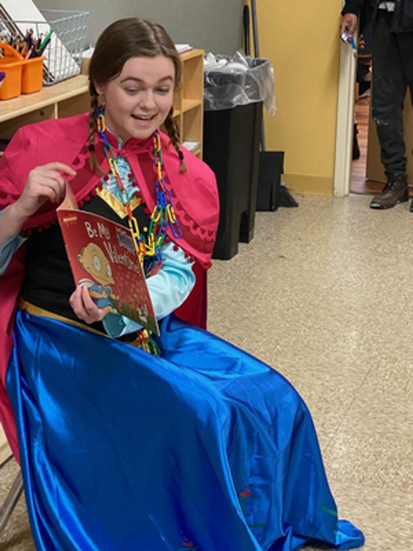 BWW Spotlight Series: Meet Sydney Holliday, an Actor and College Freshman Studying Theatre, Media and Communications  Image