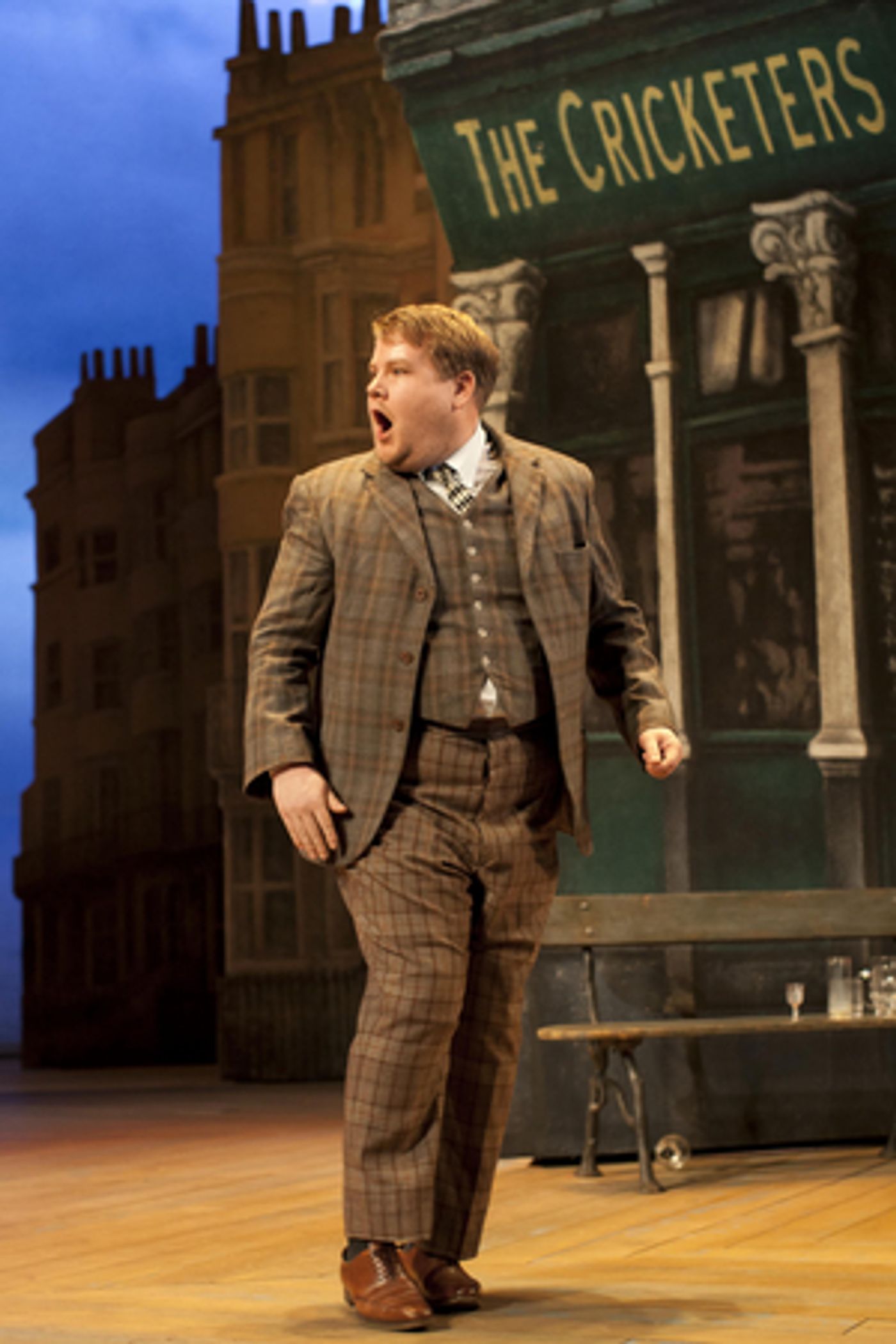Review: ONE MAN, TWO GUVNORS, National Theatre At Home  Image