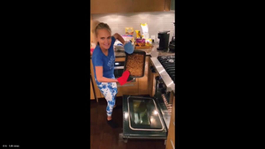 VIDEO: Kristin Chenoweth Sings Dolly Parton While Baking 'Hello Dollies'!  Image