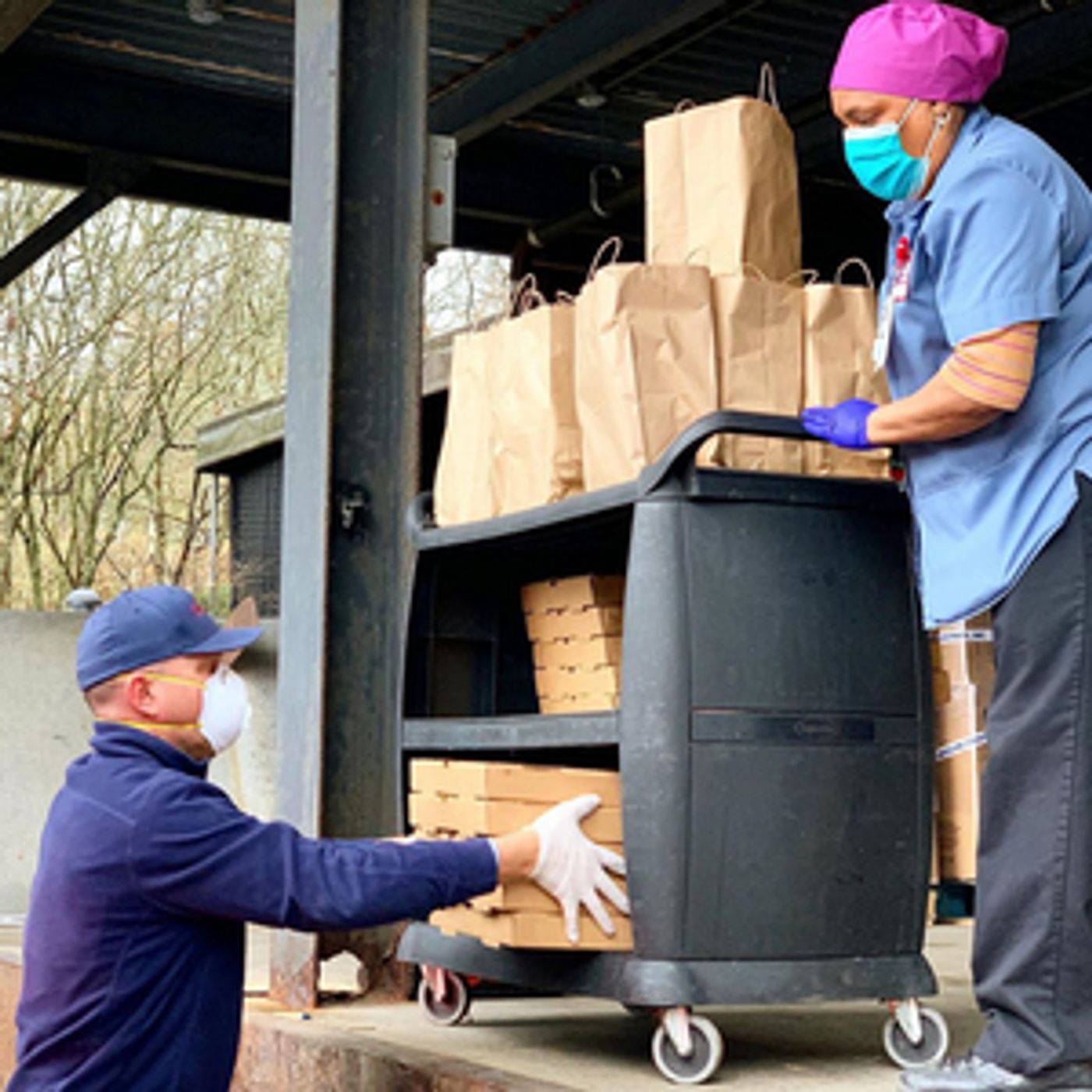 ED'S LOBSTER BAR Donates to Staff of Bellevue Hospital ED'S LOBSTER BAR Donates to Staff of Bellevue Hospital Image