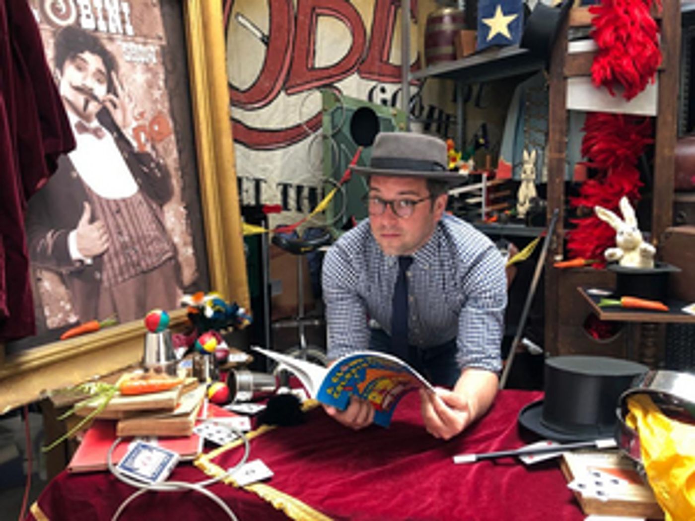 Feature: STUDIO 100 SAMEN THUIS VERWELKOMT KOBE VAN HERWEGEN, DIE KINDEREN LEERT GOOCHELEN IN 'HET WONDER VAN VANDAAG'  Image