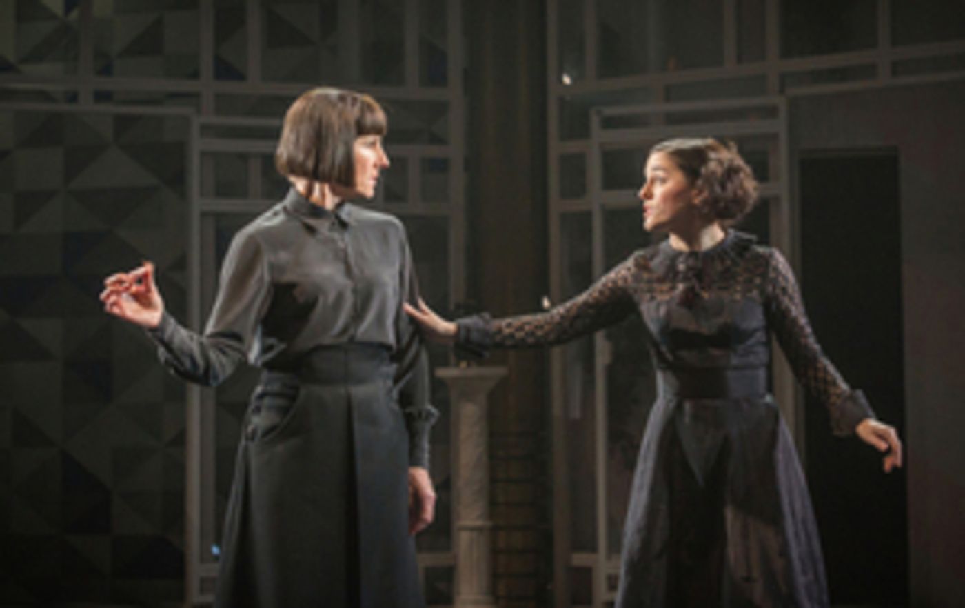 Review: TWELFTH NIGHT, National Theatre at Home  Image