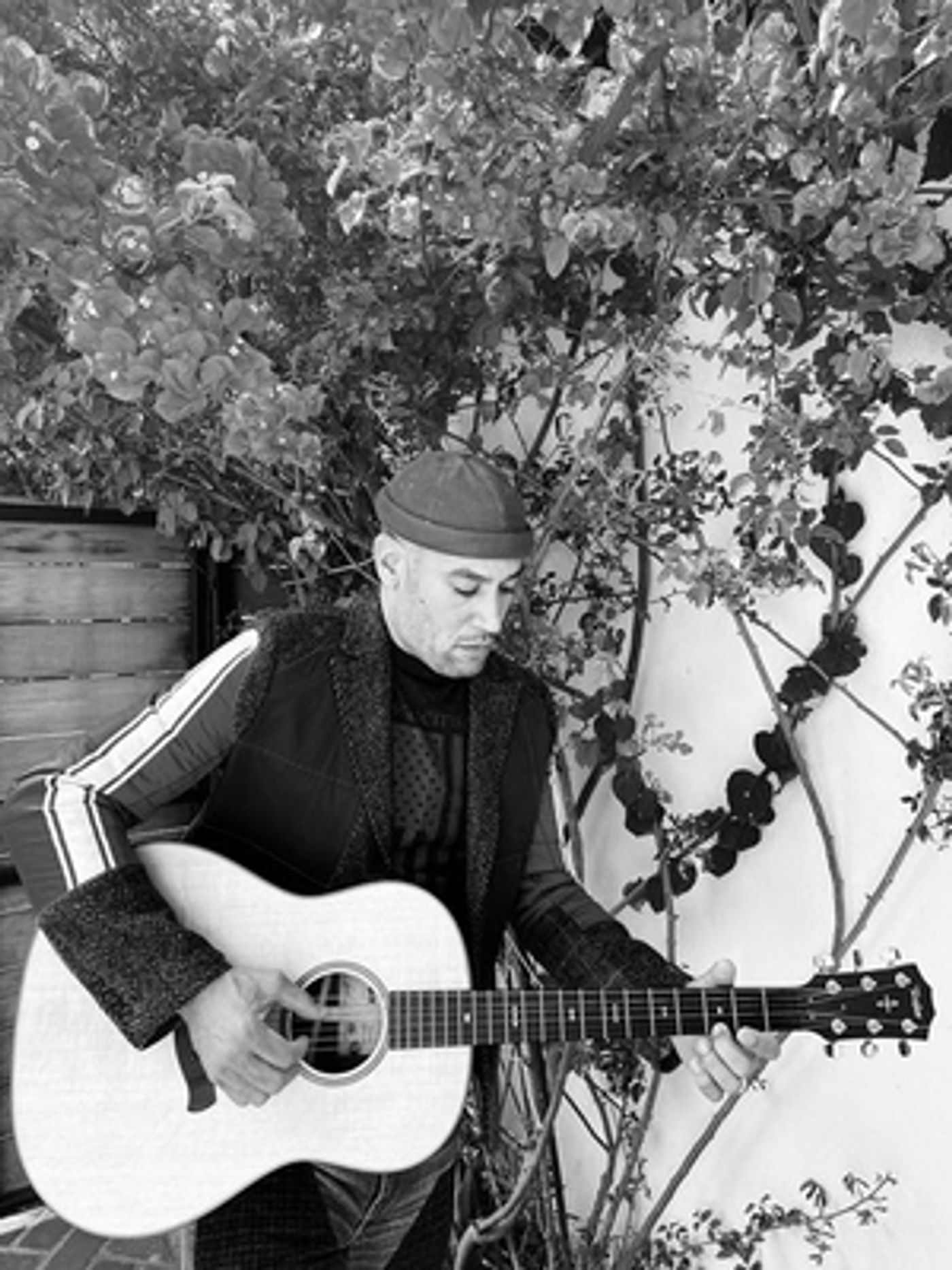 Ben Harper Shares Video For New Single 'Don't Let Me Disappear'  Image