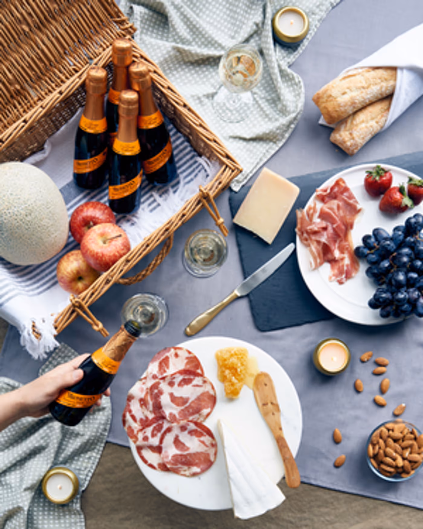 MIONETTO – Cheers to Warm Weather and Good Times  Image