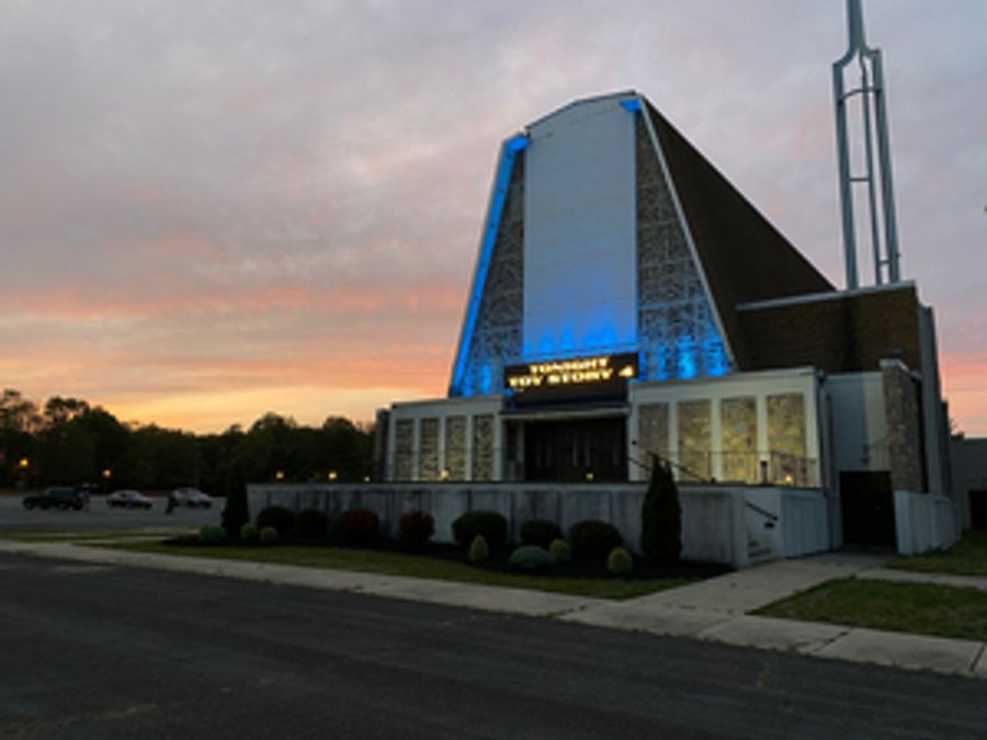 Karpool Cinema in Hammonton Expanding Image