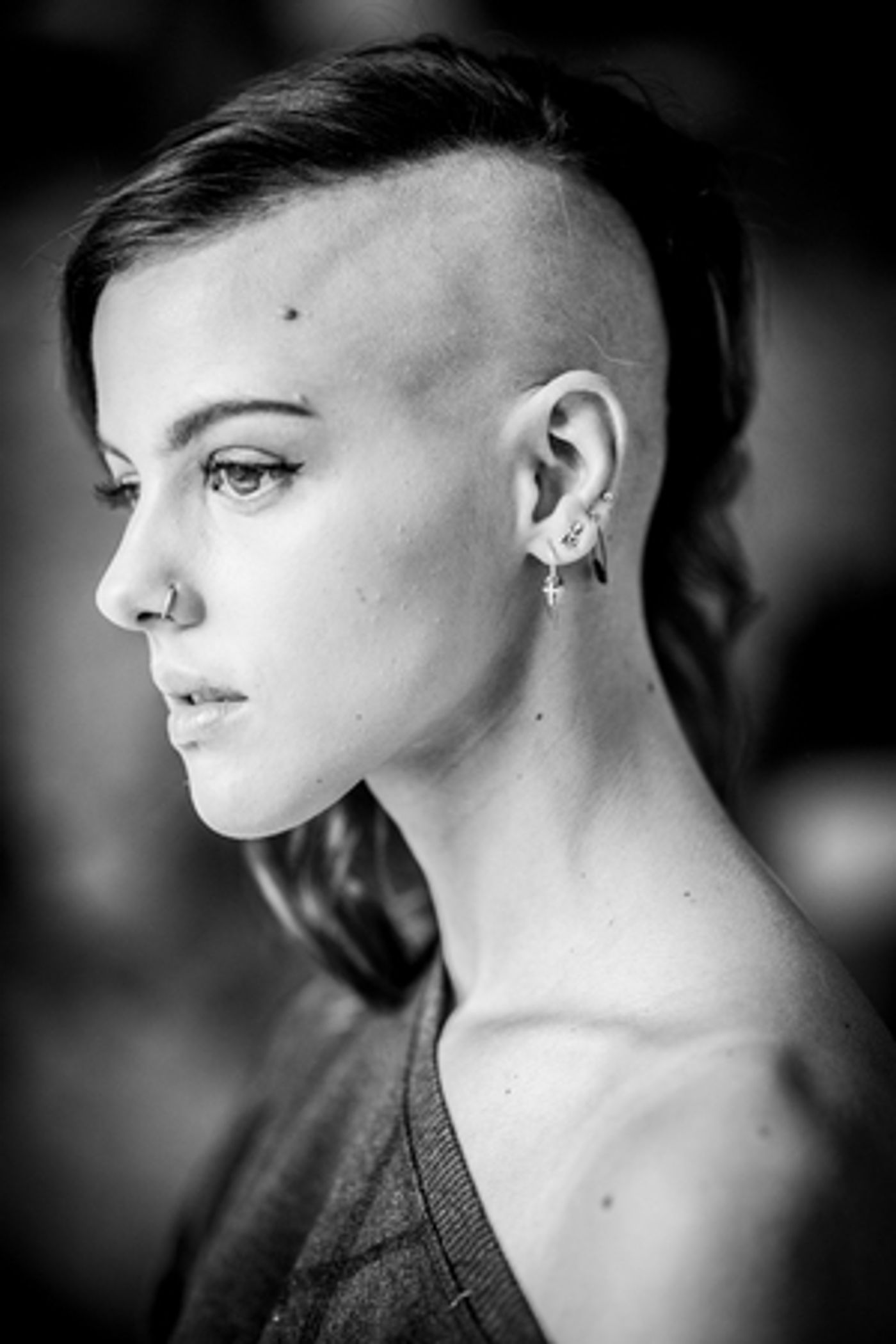 Feature: SINGER-SONGWRITER LAKSHMI GAAT HET THEATER IN MET VOORSTELLING HUIDHONGER Feature: SINGER-SONGWRITER LAKSHMI GAAT HET THEATER IN MET VOORSTELLING HUIDHONGER Image