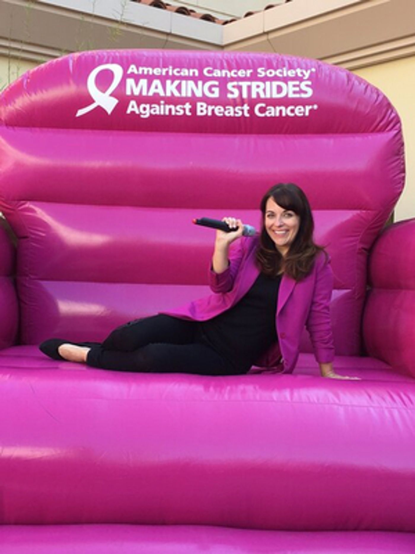 BWW Spotlight Series: Meet Kara Karaoke Whose Musical Theatre Background Led Her to Becoming a Professional Karaoke Host  Image