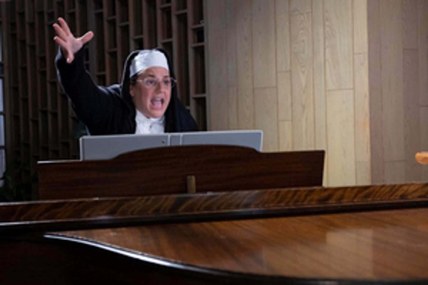 VIDEO: Watch the Trailer for DIVOS! Starring Marissa Jaret Winokur, Nicole Sullivan, Matt Steele, & More!  Image