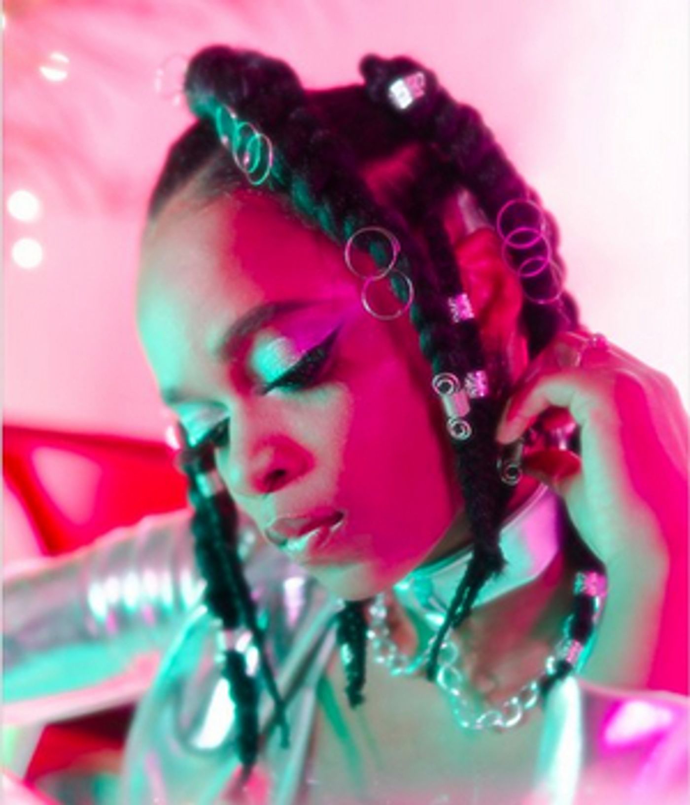 Lila Ike Drops New Video for 'Forget Me'  Image