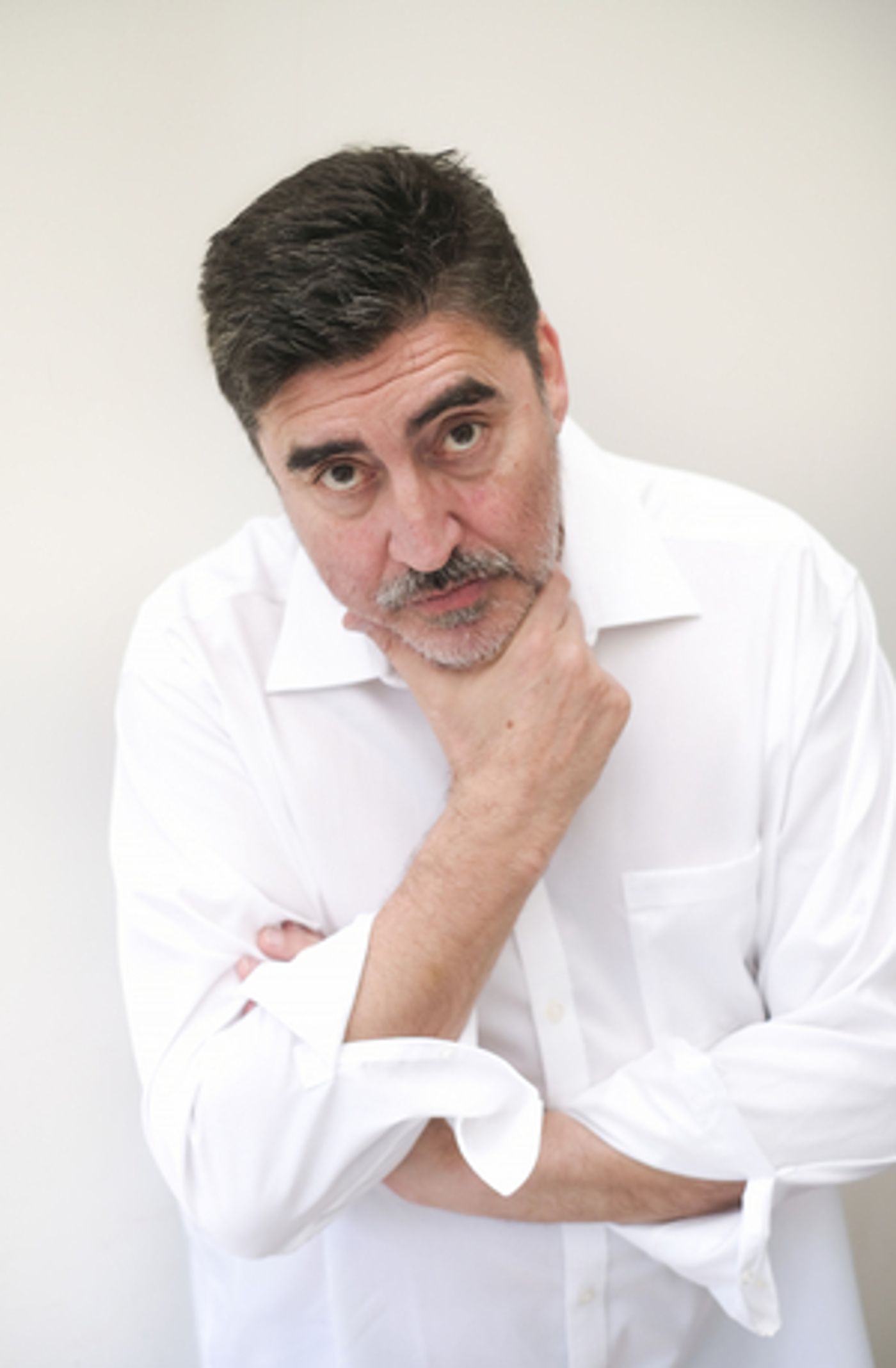 Cape Rep Theatre Presents Virtual Summer Starlight Fundraiser Featuring Alfred Molina  Image