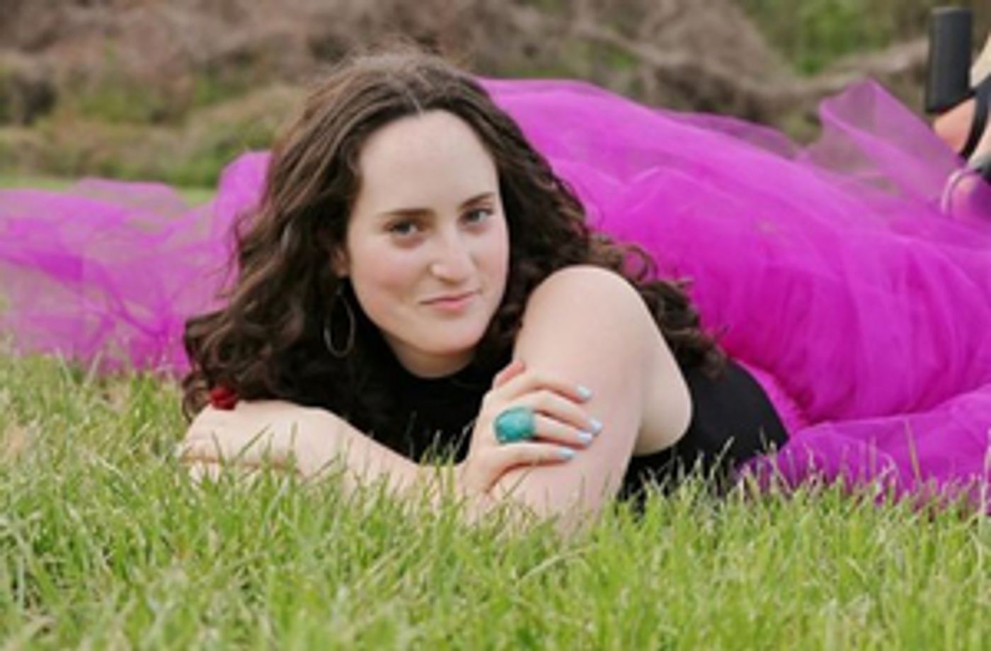 16 Year Old Singer/Songwriter Maxie Mandel Releases First Song 'Rise'  Image