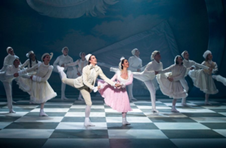 Matthew Bourne's NUTCRACKER! Postponed Image