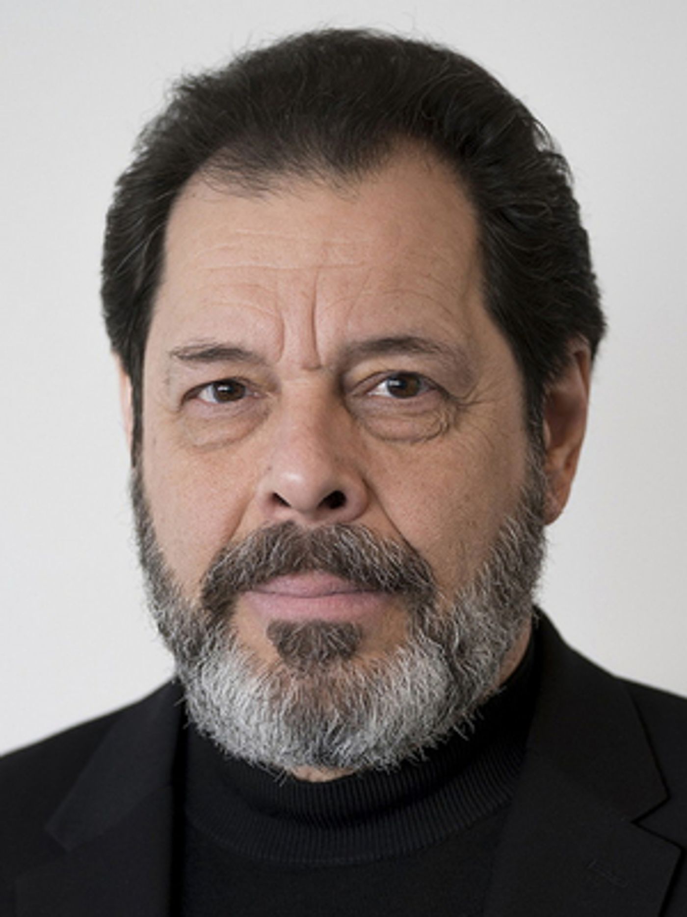 Review: COKORINOS RECITAL ON LA OPERA WEBSITE at Home Computer Screens  Image