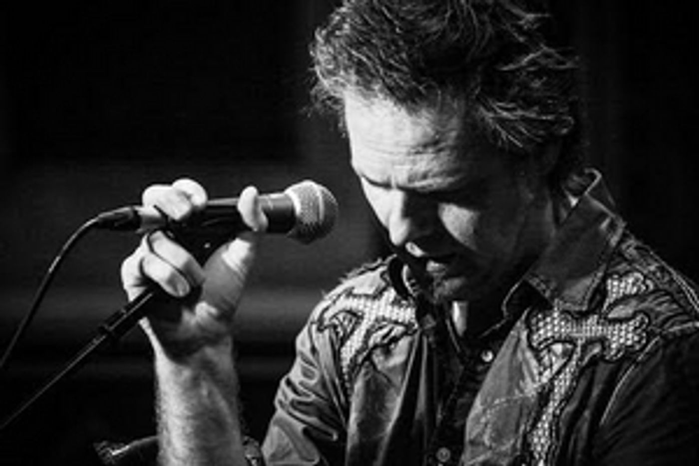 Jack Henderson Unveils New Single 'Nobody Gets Hurt' Jack Henderson Unveils New Single 'Nobody Gets Hurt' Image