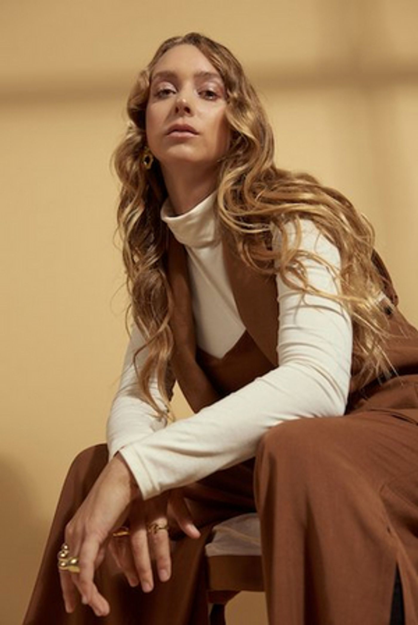 MANU GRACE Shares Sensual, Gorgeous New Single  Image