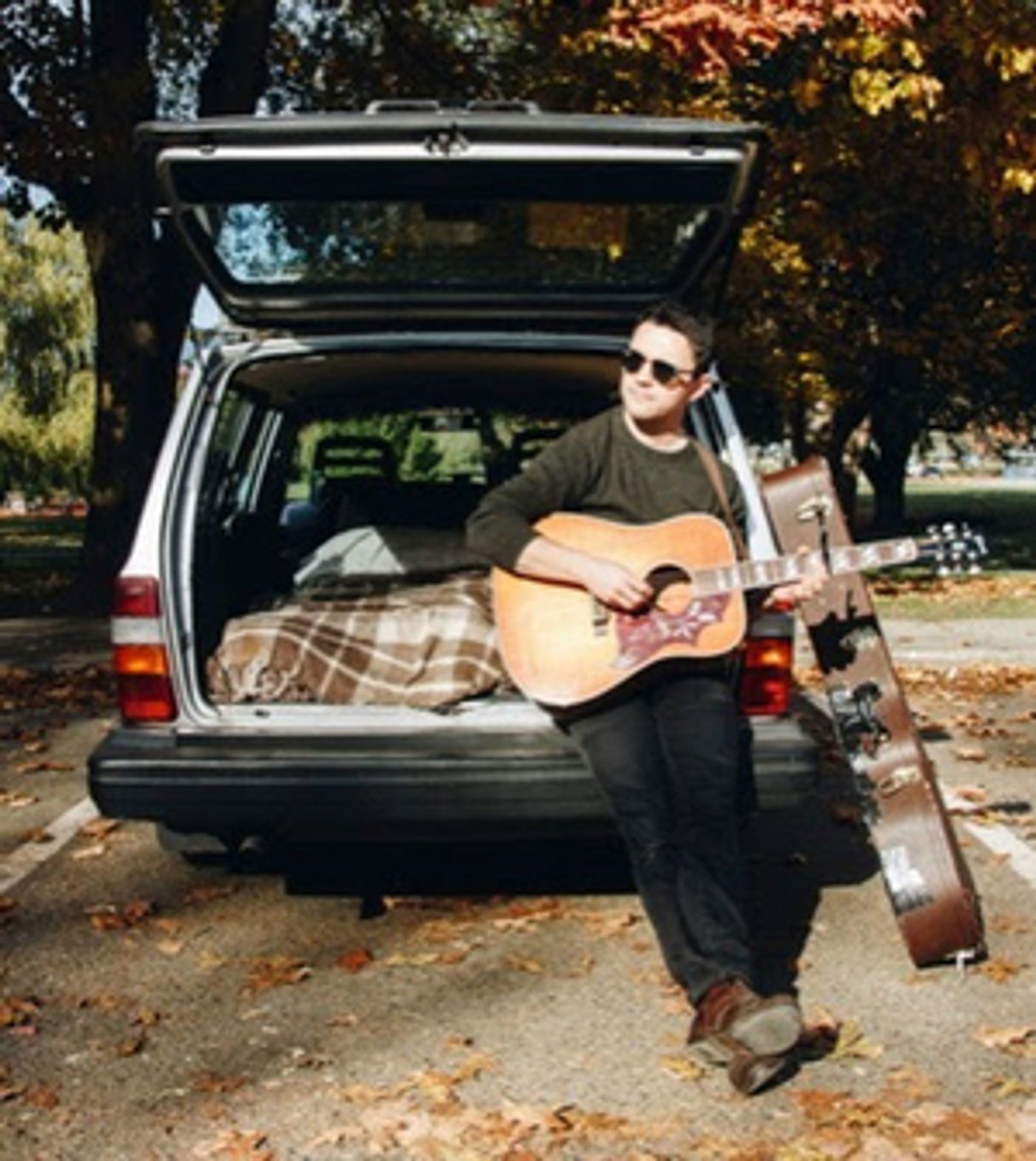 Singer-Songwriter JOSHUA HYSLOP Shares New Album Singer-Songwriter JOSHUA HYSLOP Shares New Album Image