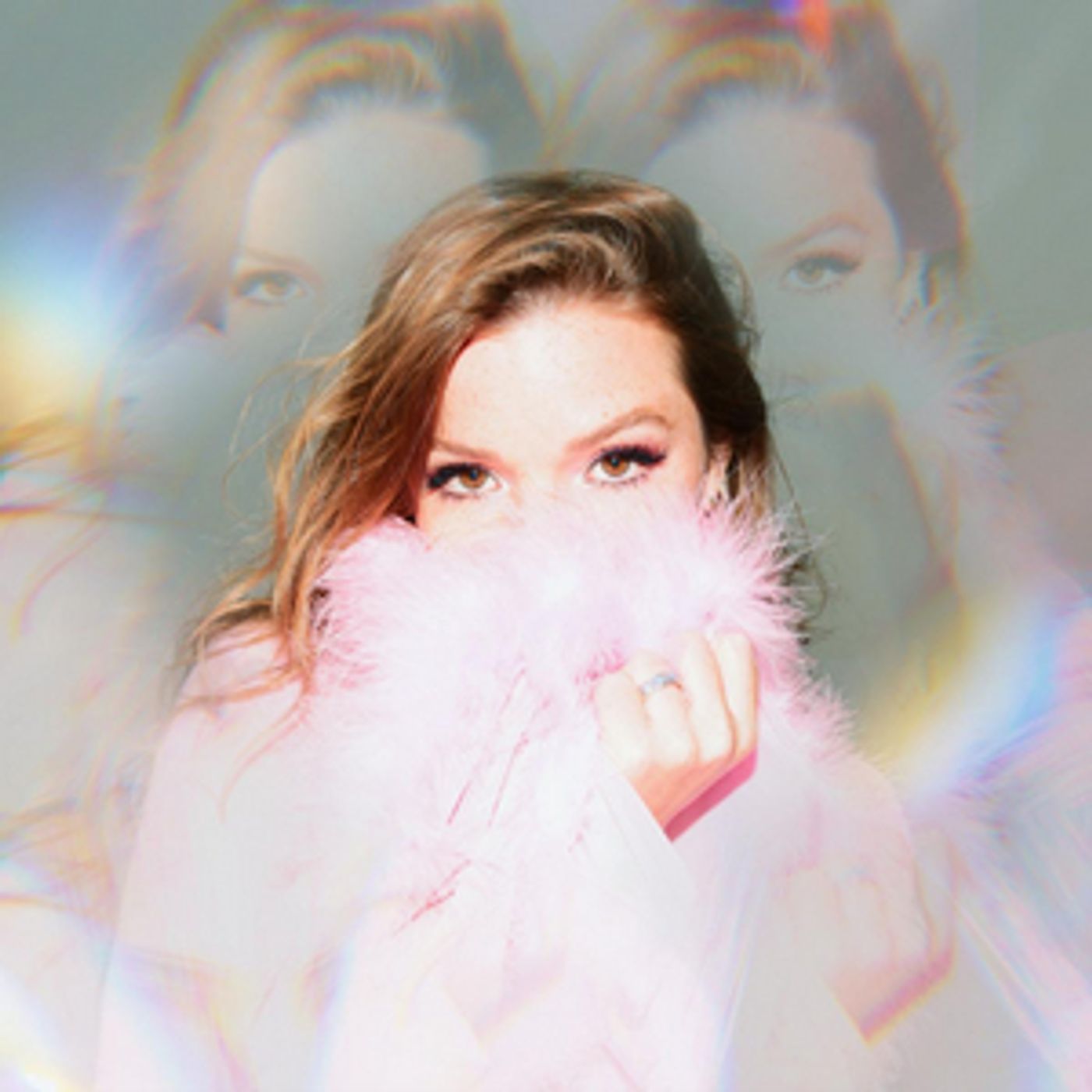 Lulu Simon Releases Glistening New Single 'Strangers'  Image