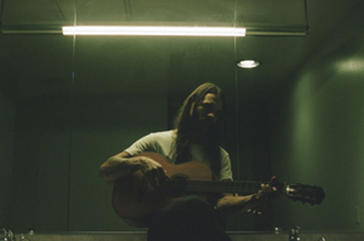 Saunder Jurriaans Releases Psychedelic, 360-Degree Video For 'All Just Talkin'  Image