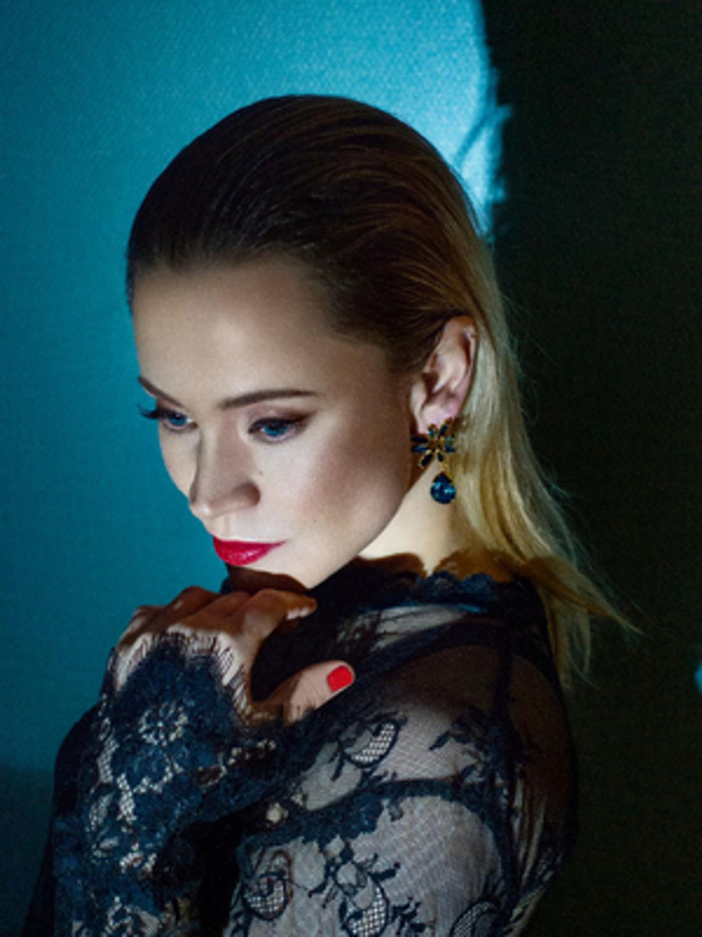 Annie Shares New Single 'Corridors Of Time'  Image