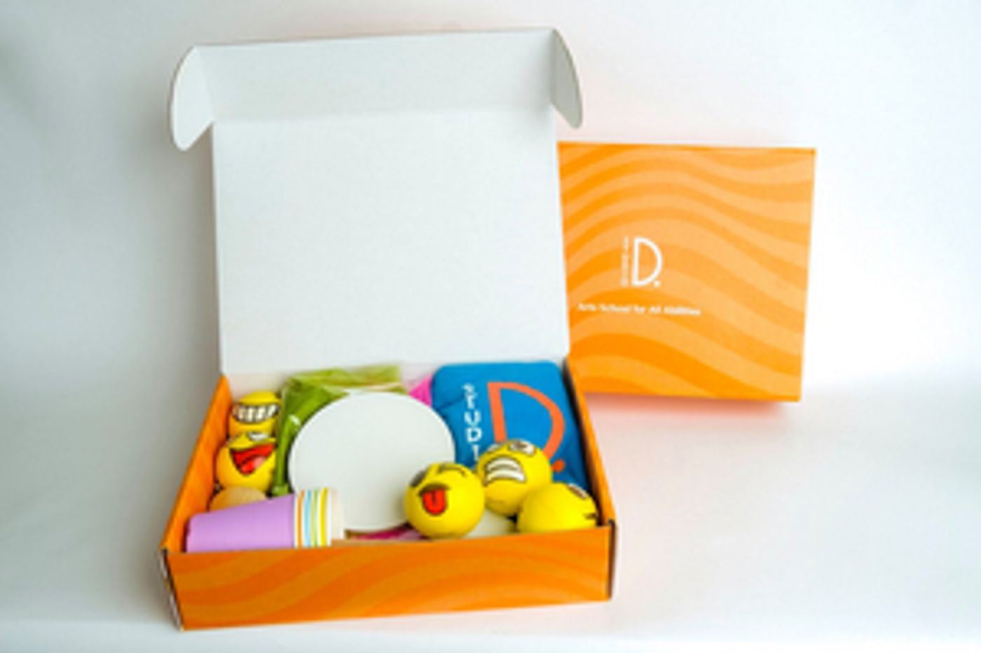 Segerstrom Center for the Arts Announces STUDIO D Fall 2020 Session, Plus To-Go Kits! Segerstrom Center for the Arts Announces STUDIO D Fall 2020 Session, Plus To-Go Kits! Image