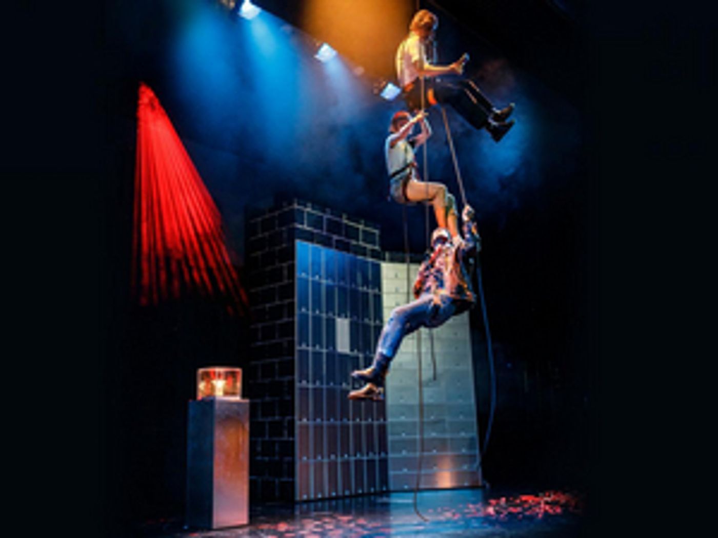 Top-Class Comedy at Kouvola: TÄMÄ ON RYÖSTÖ, BWW Review Top-Class Comedy at Kouvola: TÄMÄ ON RYÖSTÖ, BWW Review Image