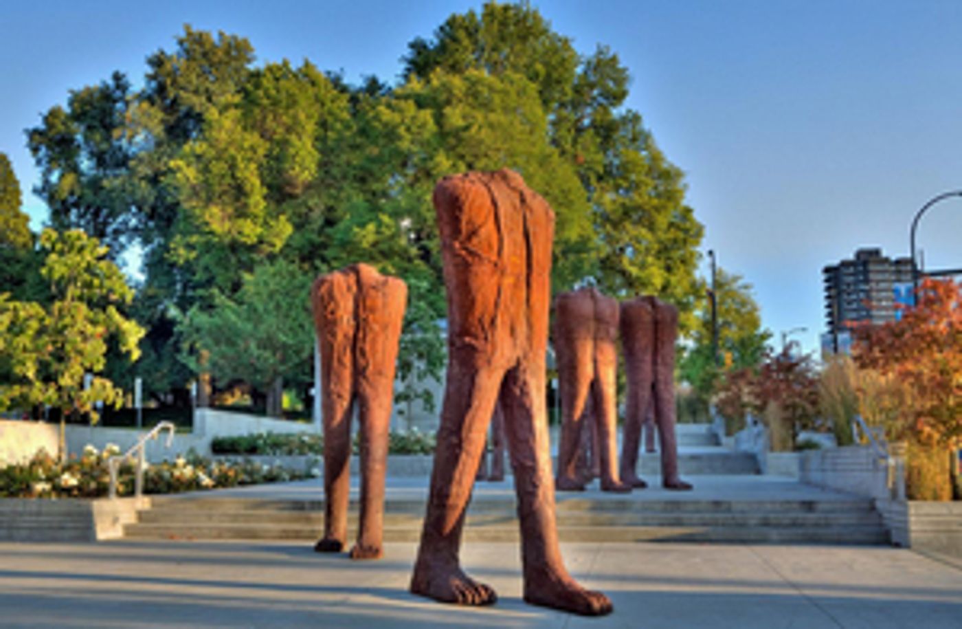 Arts on the Ave, Vancouver Biennale, and TELUS to Reveal WALKING FIGURES Arts on the Ave, Vancouver Biennale, and TELUS to Reveal WALKING FIGURES Image