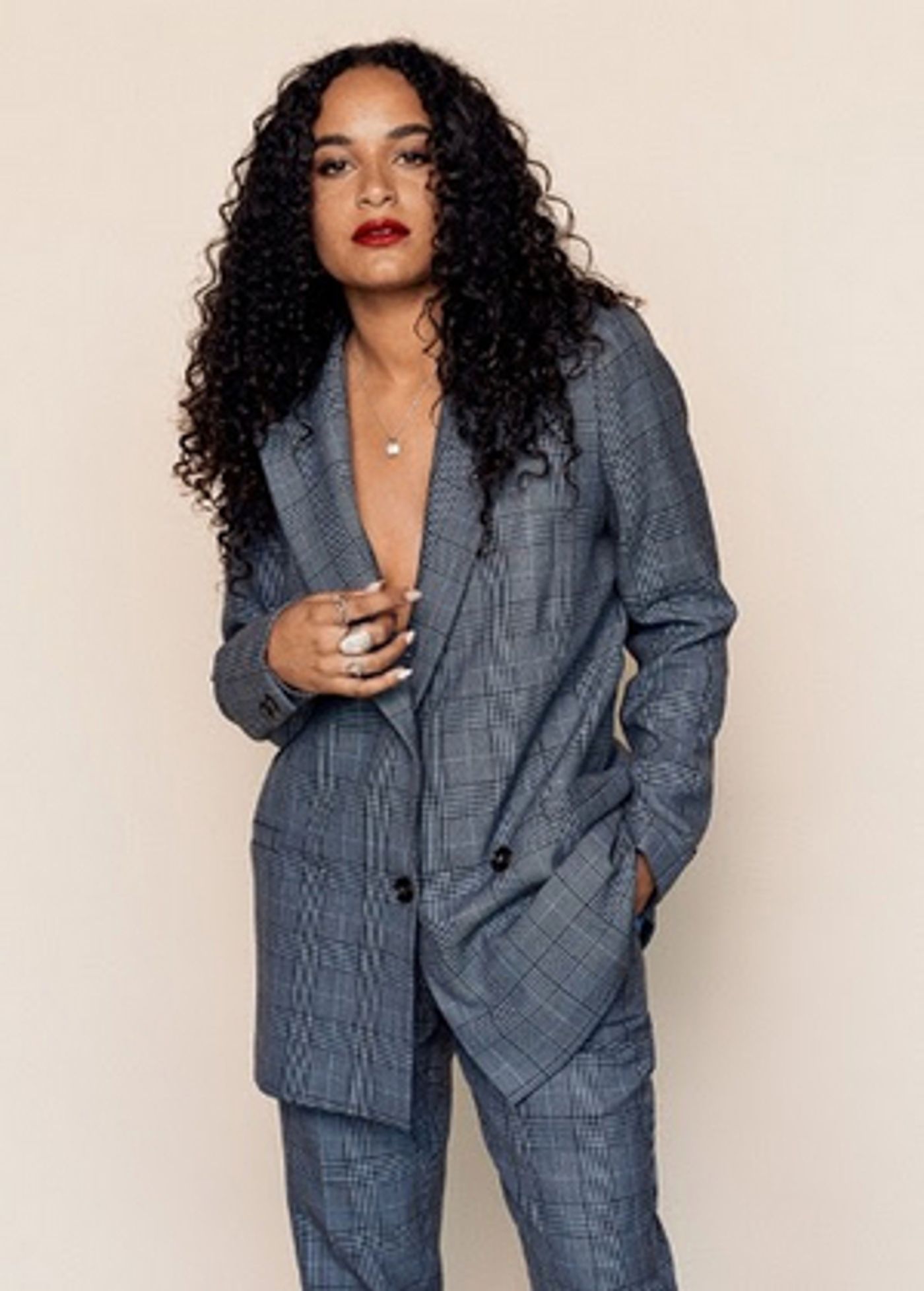 Karena Evans Will Direct Inaugural Episodes of GOSSIP GIRL  Image