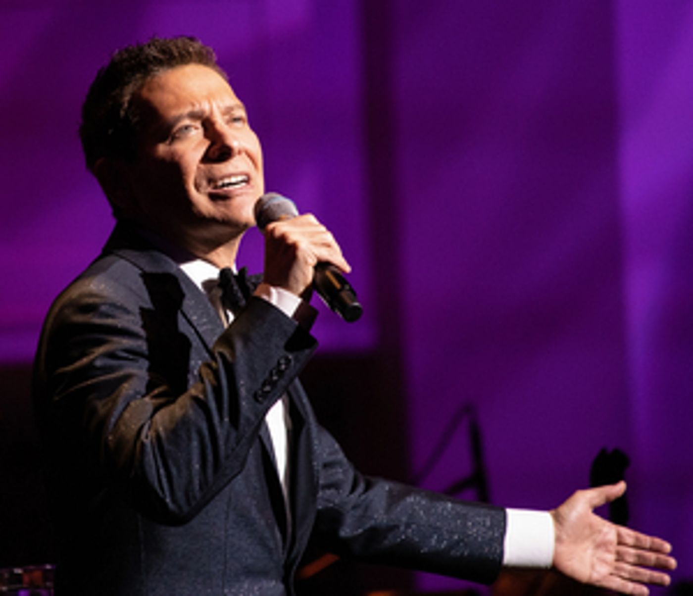Michael Feinstein To Headline Free Holiday Livestream Michael Feinstein To Headline Free Holiday Livestream Image