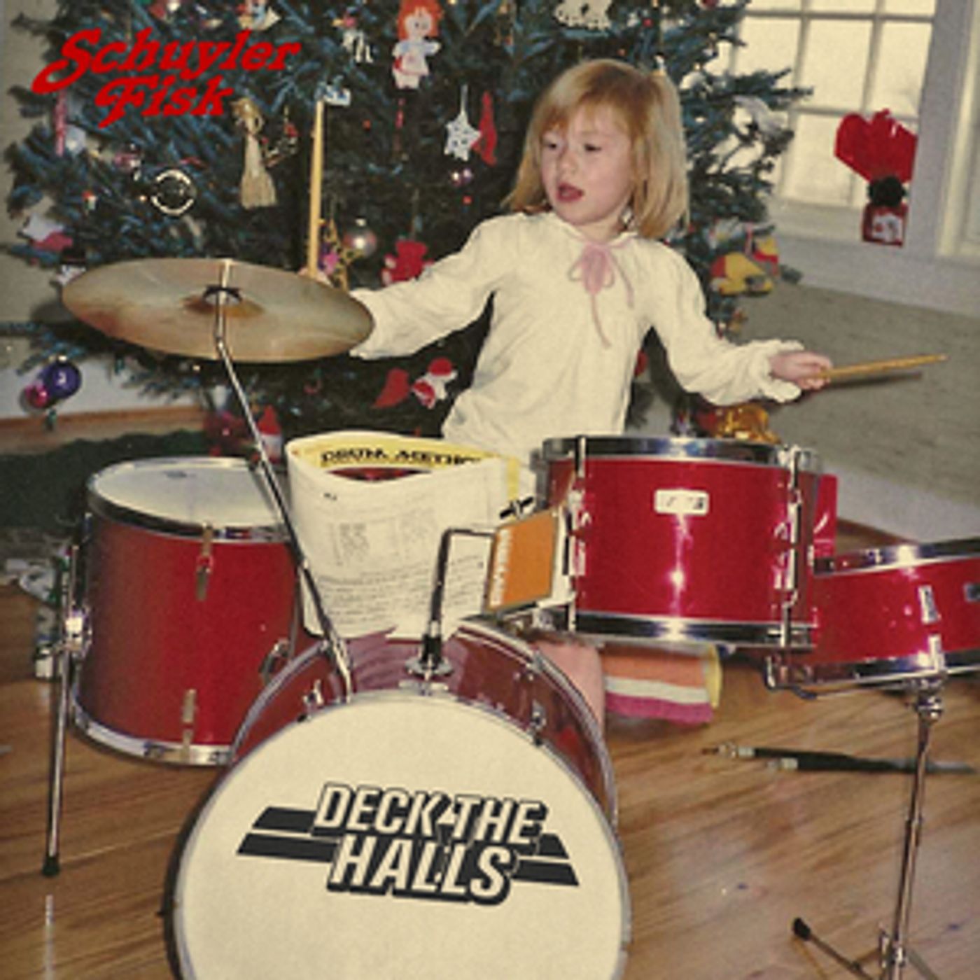 Schuyler Fisk Releases 'Deck the Halls' Single  Image