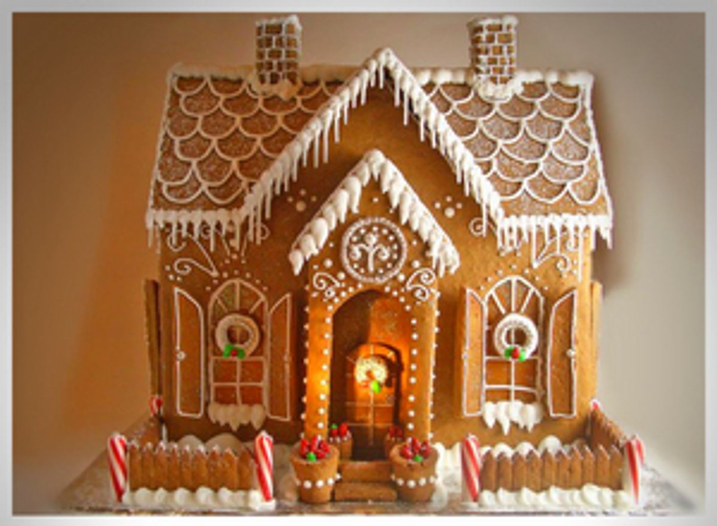 The Warner Announces a Community Gingerbread House Contest  Image