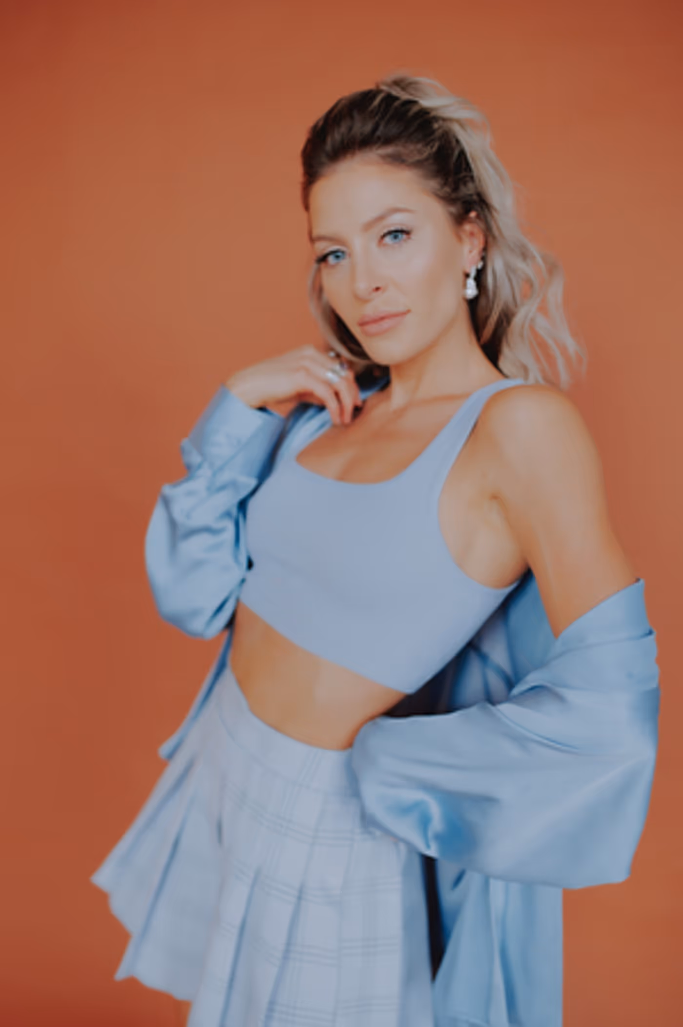 Delaney Jane Releases Visuals for 'On Paper'  Image