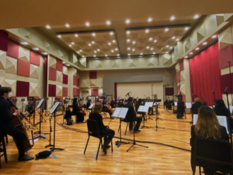 Feature: ONLINE VIRTUAL OPERA TOUR at Home Computer Screens Image