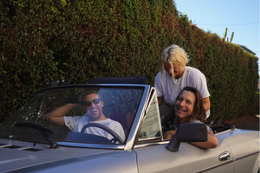 NEIL FRANCES & POOLSIDE Share New Single 'I'm in Love With You' Image