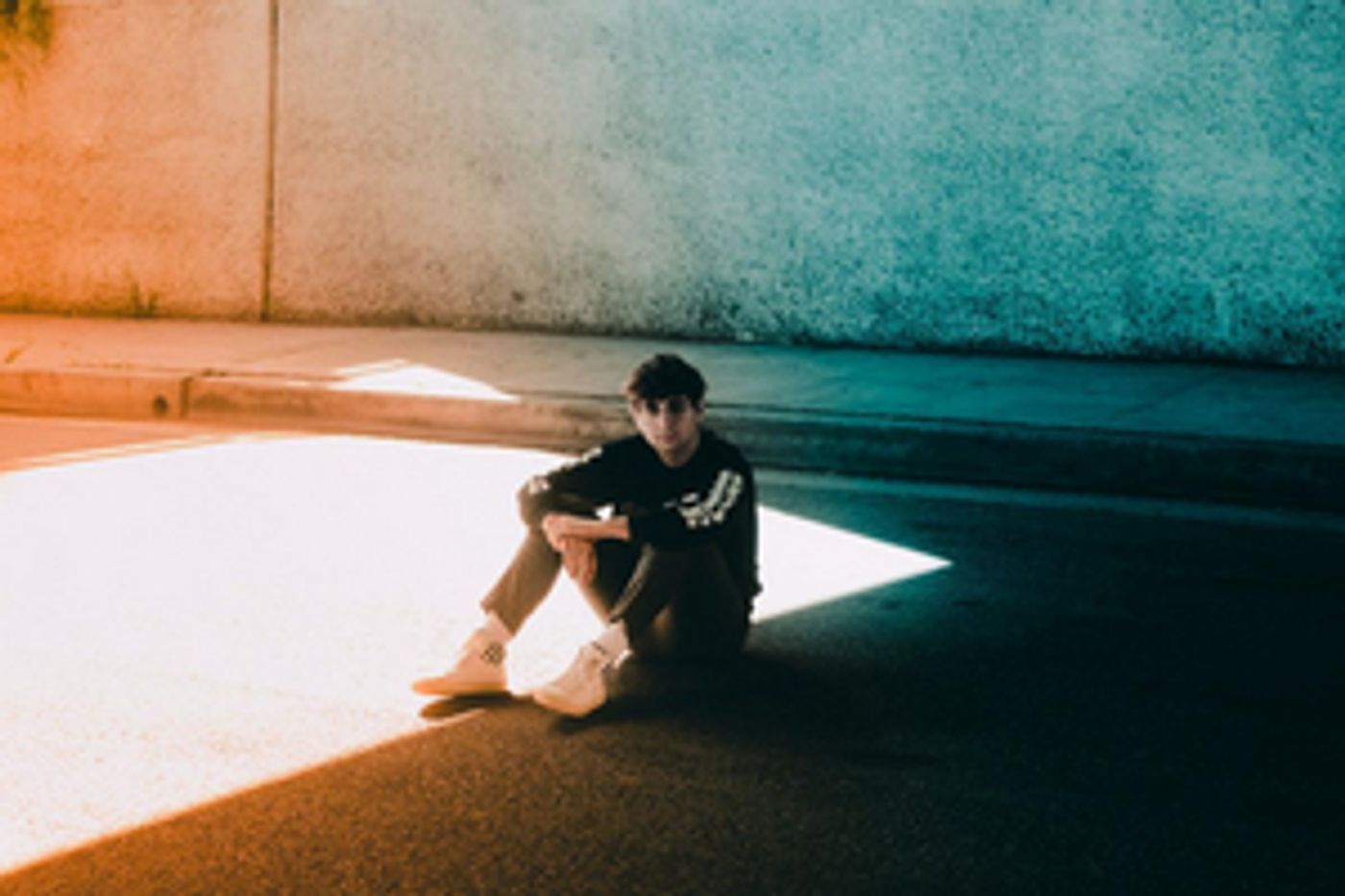 MIKEY FERRARI Releases 'standoff' MIKEY FERRARI Releases 'standoff' Image