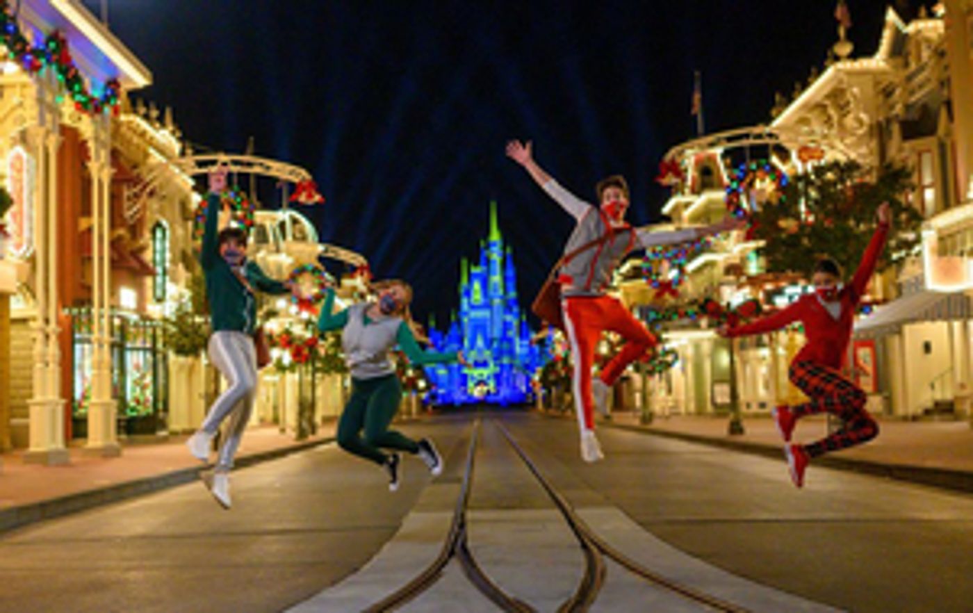 DISNEY HOLIDAY MAGIC QUEST Airs Dec. 4  Image