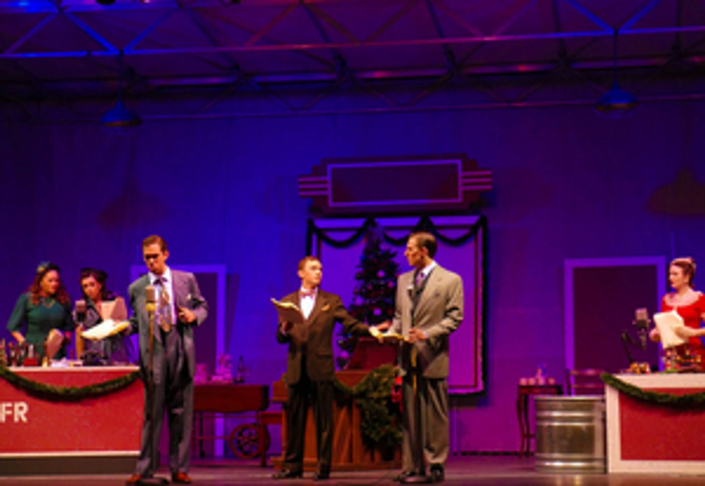 Review: IT'S A WONDERFUL LIFE: A LIVE RADIO PLAY at Florida Repertory Theatre Review: IT'S A WONDERFUL LIFE: A LIVE RADIO PLAY at Florida Repertory Theatre Image