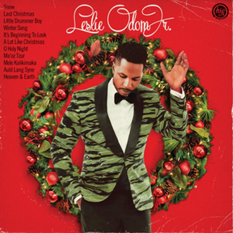BWW Album Review: Leslie Odom, Jr.'s 'The Christmas Album' Infuses Love, Joy, and Merriment into the Holiday Season Image