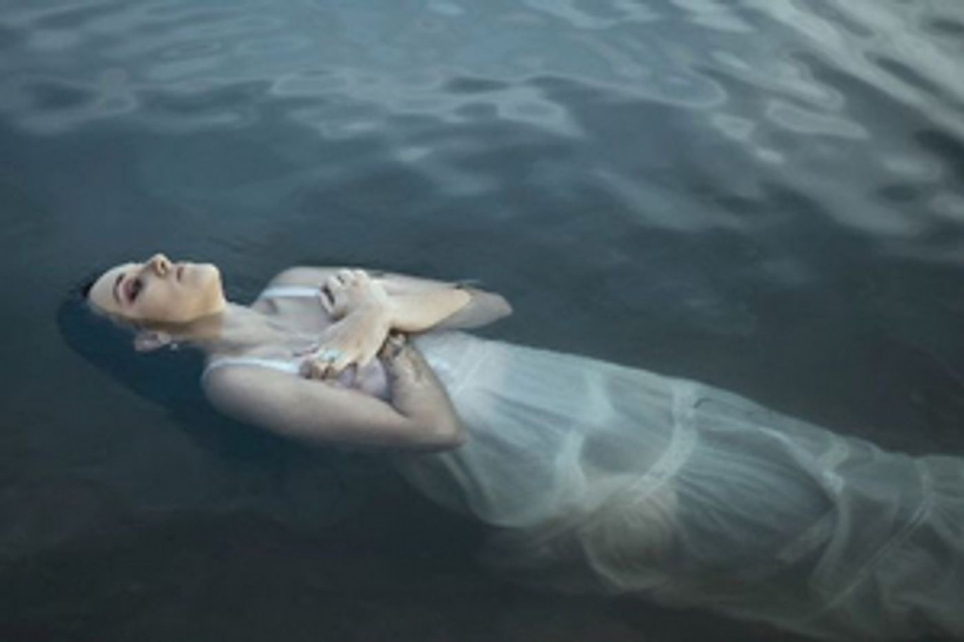 CROWJANE Premieres Watercolor-Animated 'Circular Valley' CROWJANE Premieres Watercolor-Animated 'Circular Valley' Image