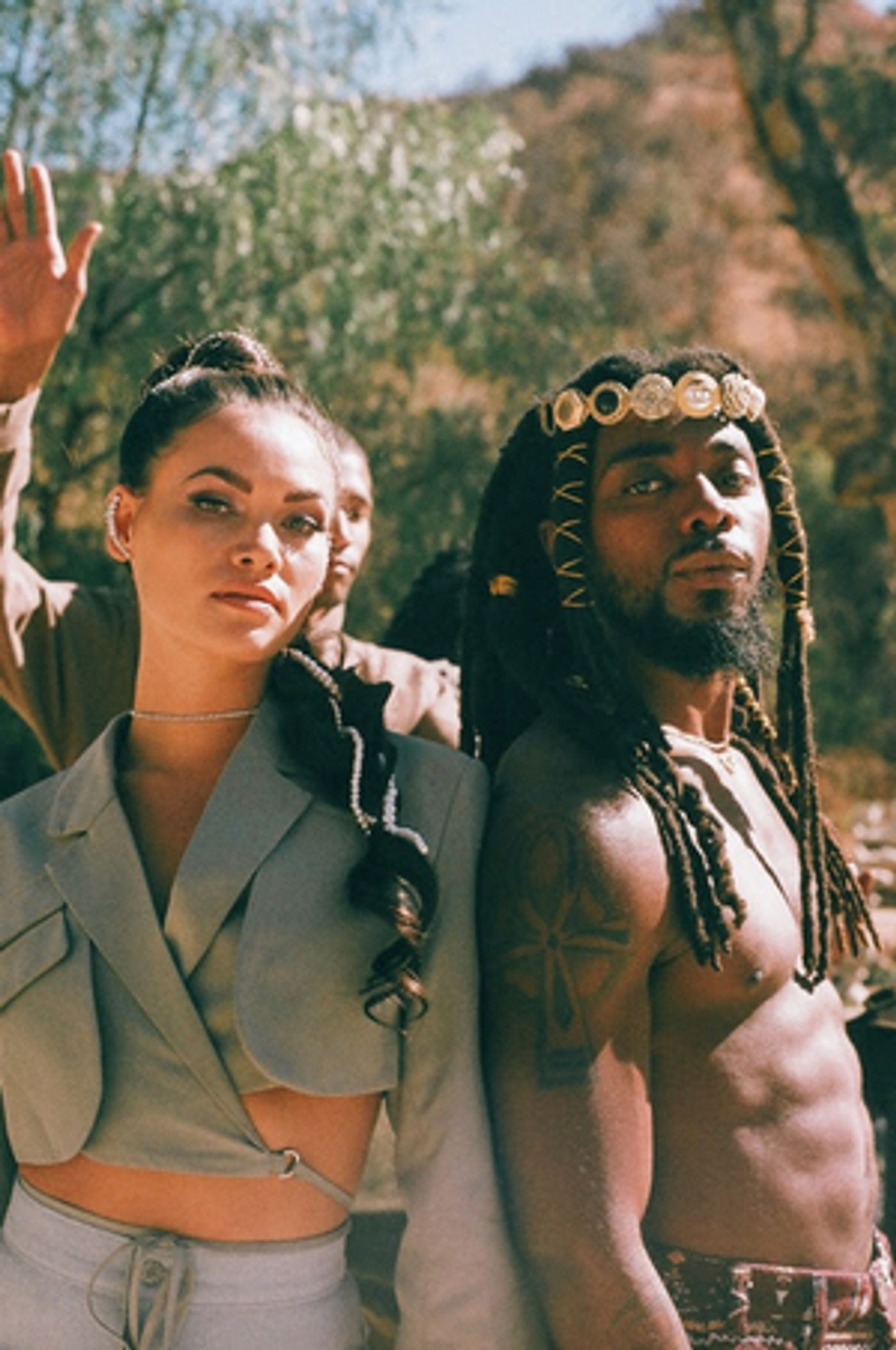 Sinéad Harnett & EARTHGANG Release 'Take Me Away' Video  Image