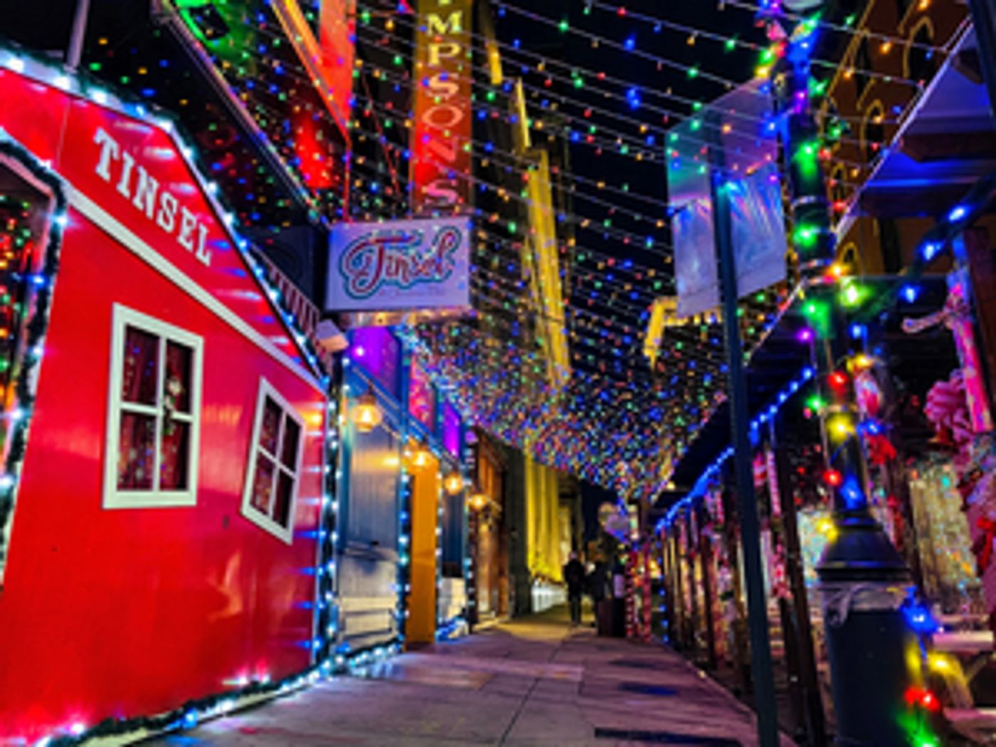 Tinsel Christmas Pop-up Bar Brings A White Christmas To 12th Street Tinsel Christmas Pop-up Bar Brings A White Christmas To 12th Street Image