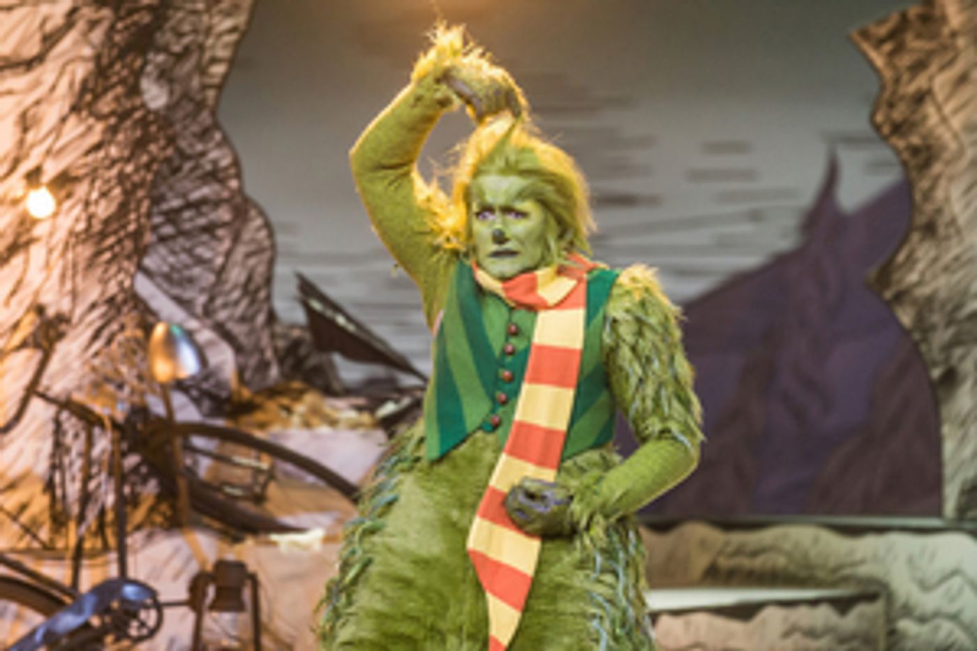 Review Roundup: Critics Weigh in on THE GRINCH MUSICAL with Matthew Morrison  Image