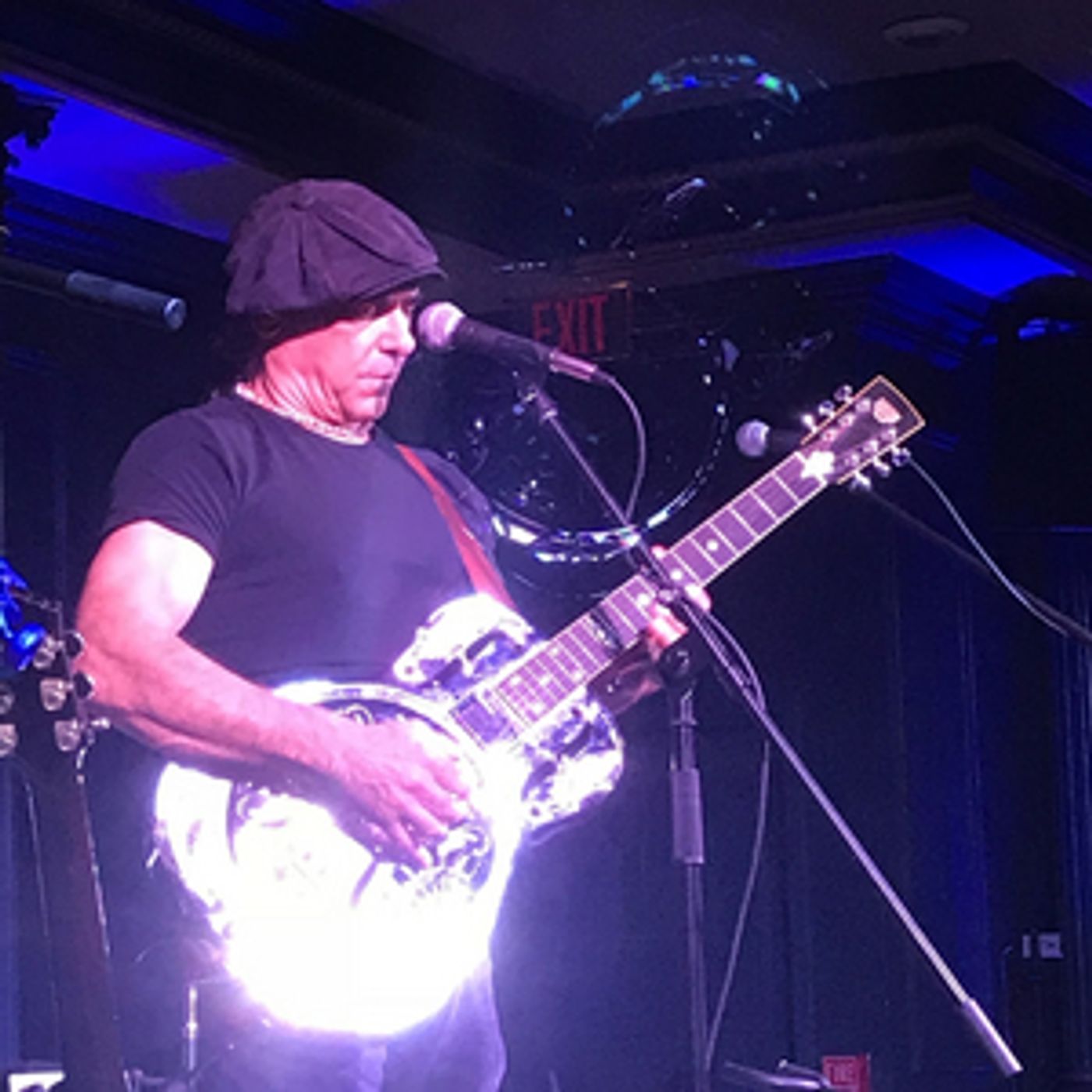 Mark Newman Pays Homage to Janis Ian with Reimagining of 'From Me To You'  Image