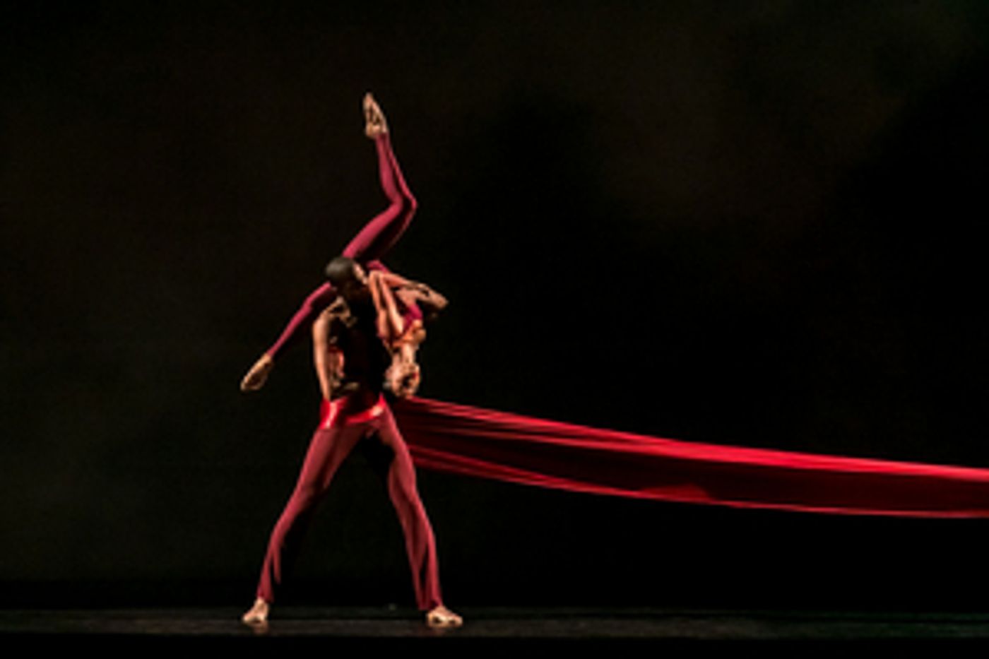 DALLAS BLACK DANCE THEATRE DBDT: ENCORE! Makes Dallas Landscape its Stage  Image