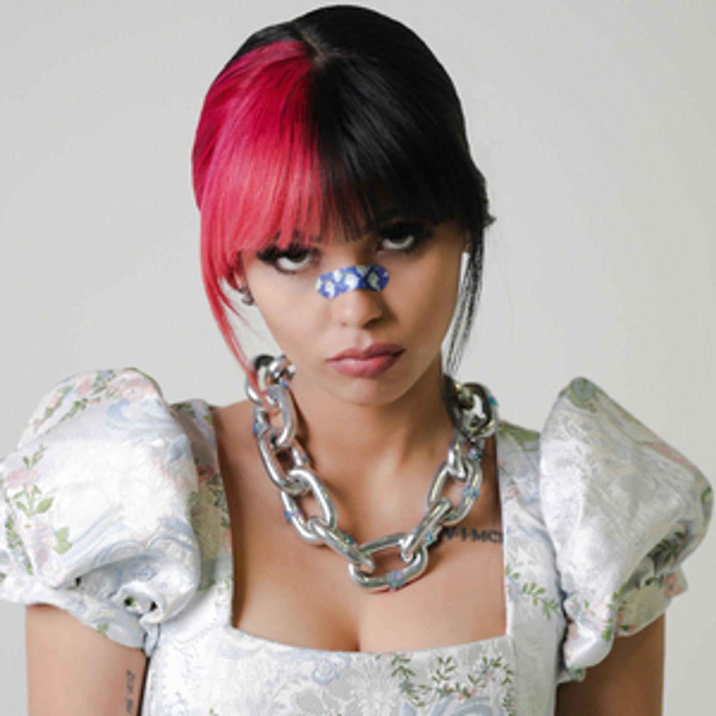 Andrekza Releases Visuals for Latest Single 'Nerviosa' Andrekza Releases Visuals for Latest Single 'Nerviosa' Image