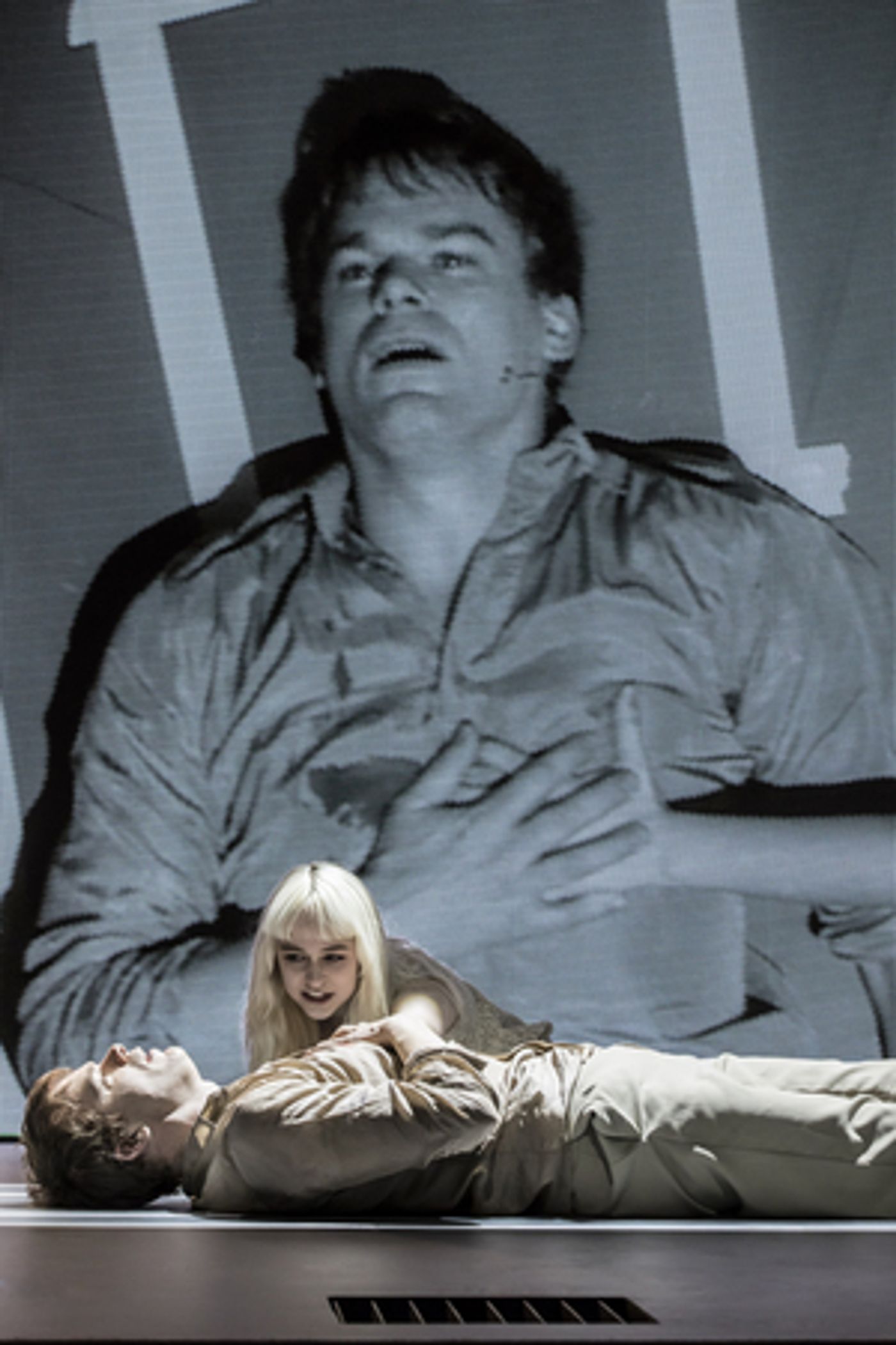 David Bowie's LAZARUS Streaming for Three Performances Only This Weekend  Image