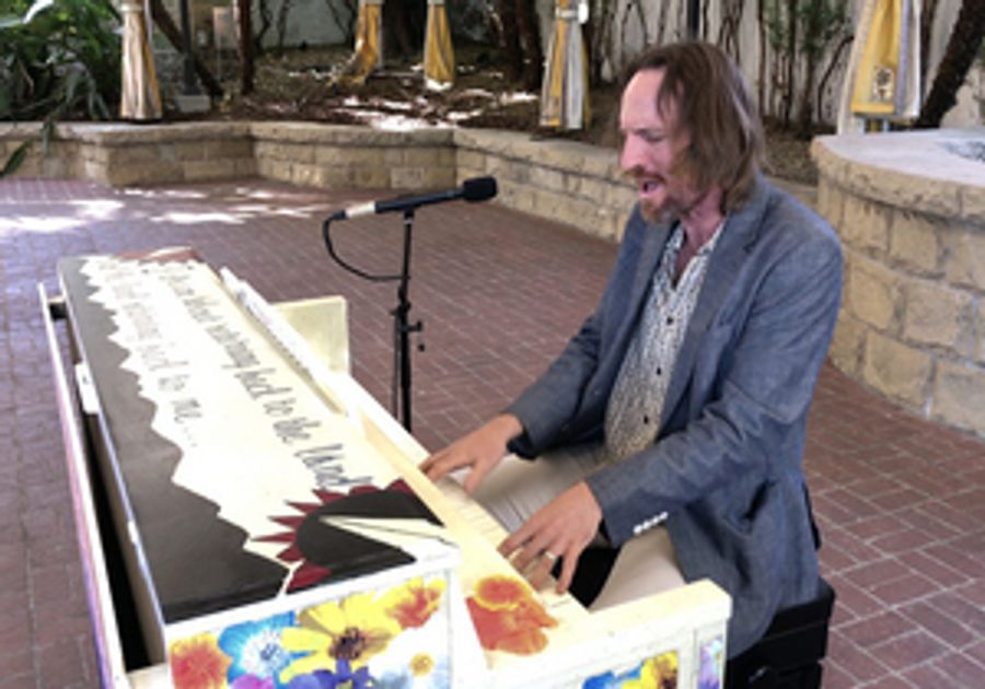 Live From the Lobero Presents Pianos on State Featuring Zach Gill Image