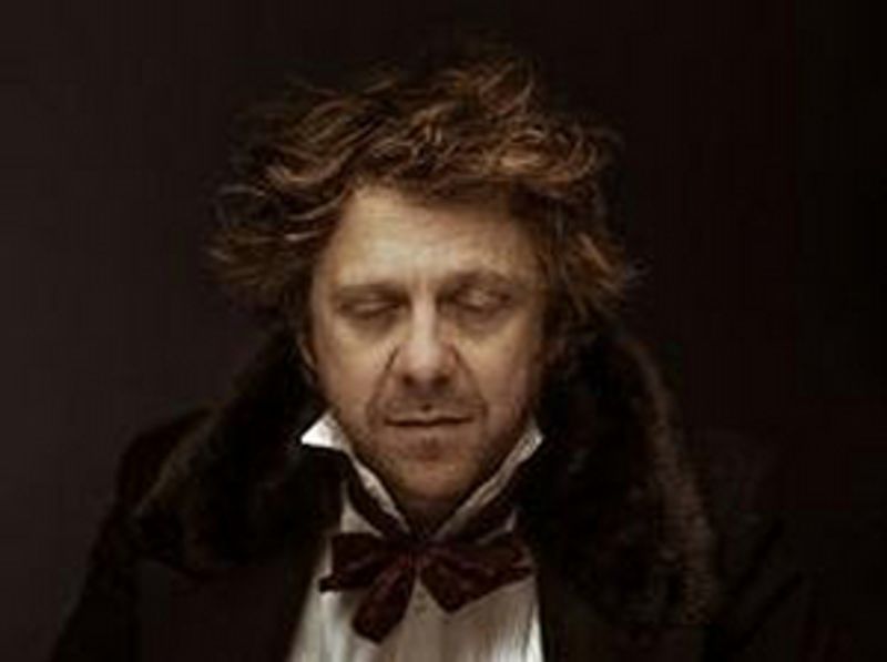 Daniel Edelstyn Releases Debut Album With Orchestra of Cardboard Image