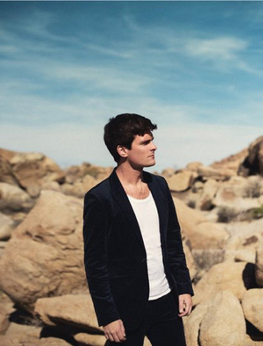 Tom Speight Shares New Track 'Everything's Waiting For You' Image