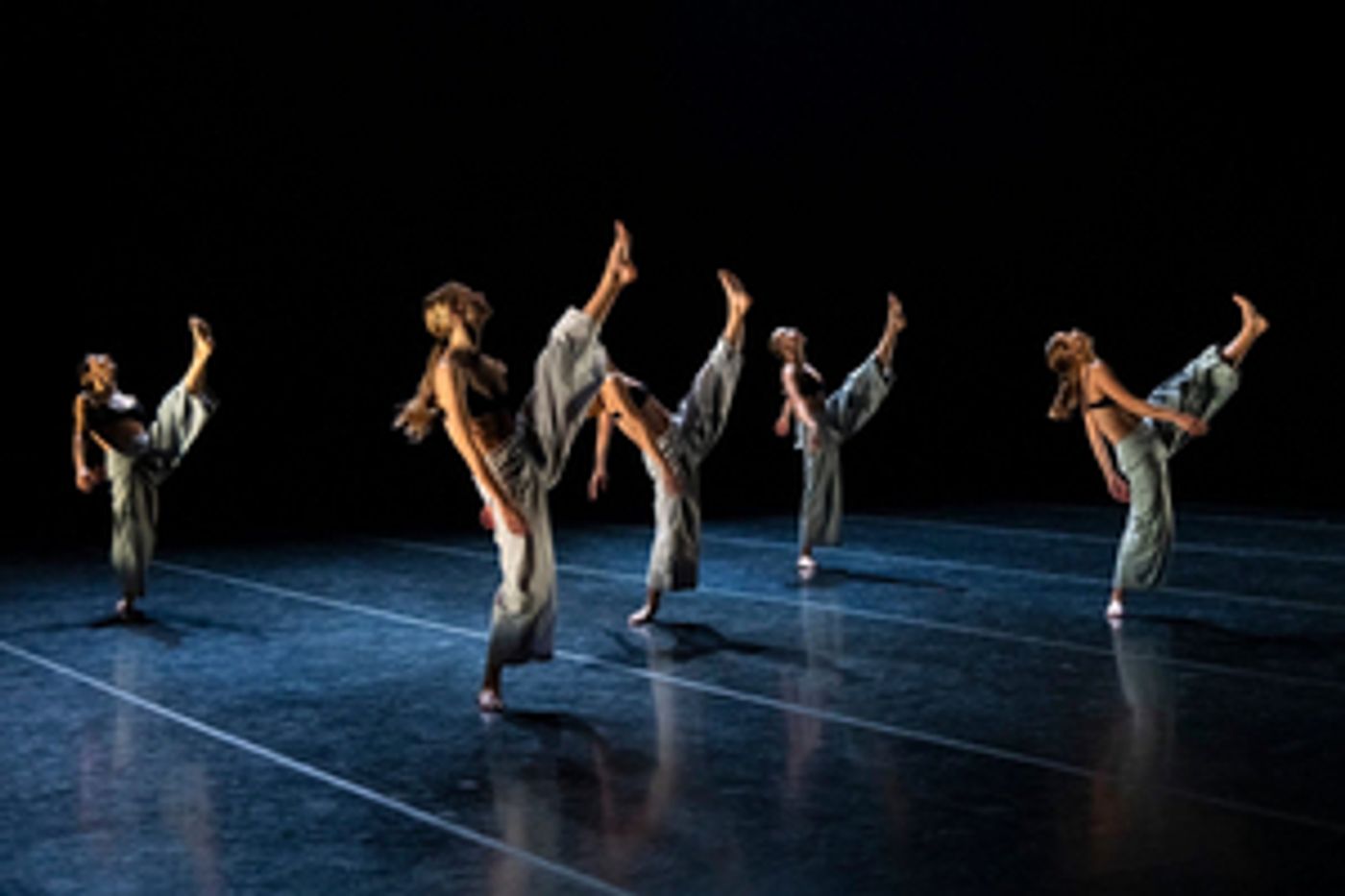 Companhia Nacional de Bailado Presents TRABALHOS DE CASA Companhia Nacional de Bailado Presents TRABALHOS DE CASA Image